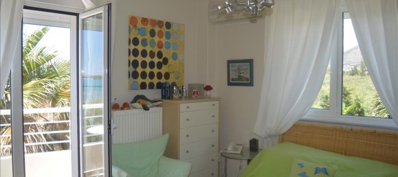 5 bedrooms Villa in Kalyvia Thorikou, Greece No. 6714 10