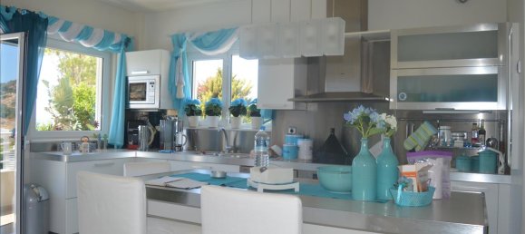 5 bedrooms Villa in Kalyvia Thorikou, Greece No. 6714 17