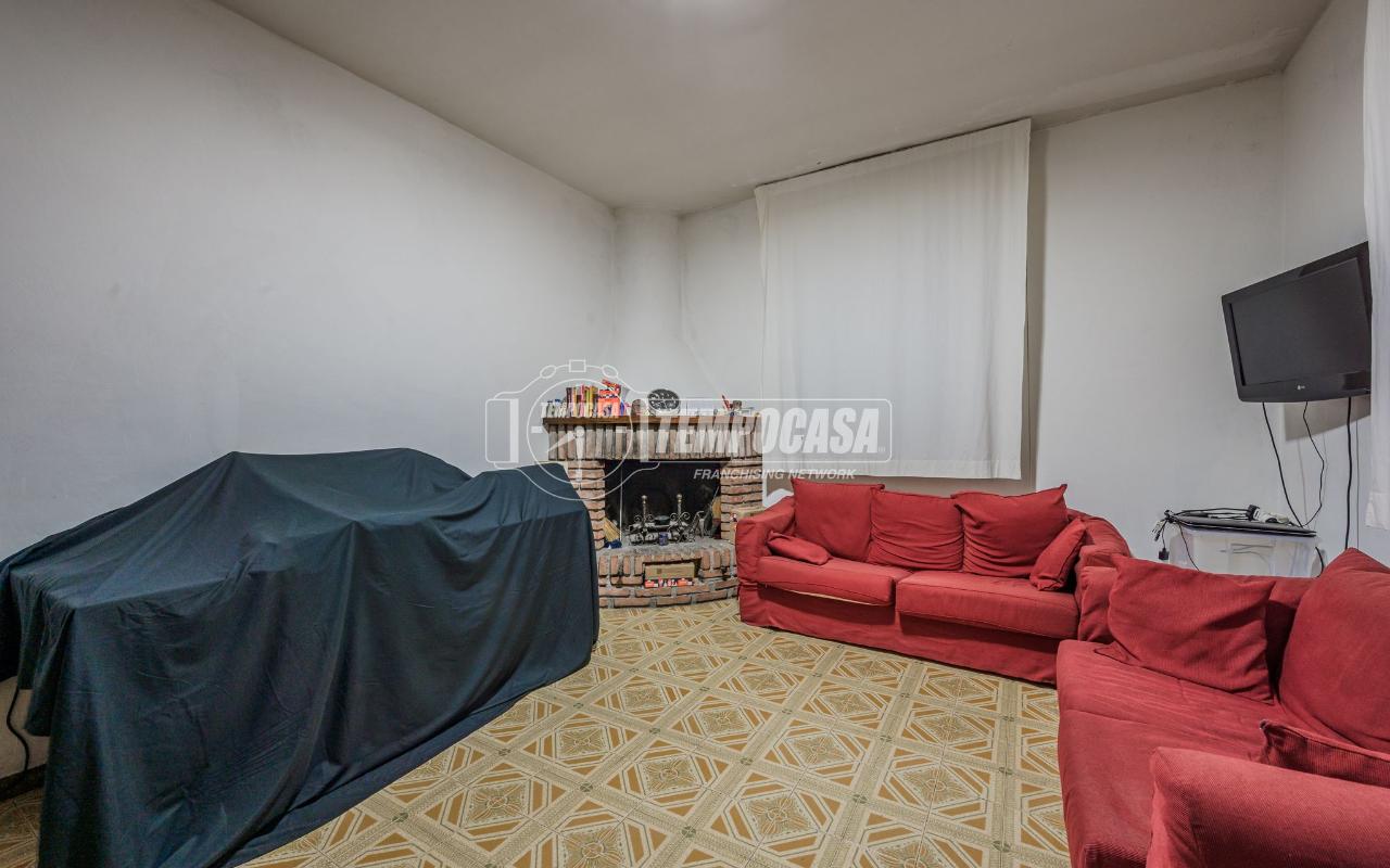 3 rooms Apartment in Savignano sul Panaro, Italy No. 9216