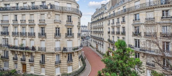 3 bedrooms Apartment in Paris, France No. 107809 2