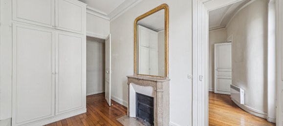 3 bedrooms Apartment in Paris, France No. 107809 12