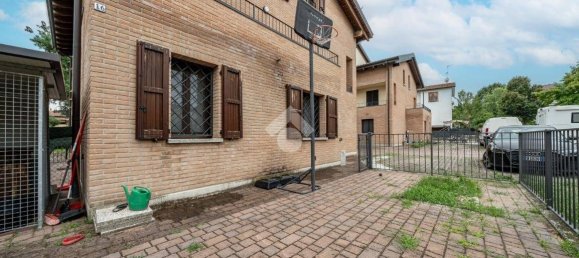 4 Schlafzimmer Villa in Quattro Castella, Italy, Nr. 337853 40