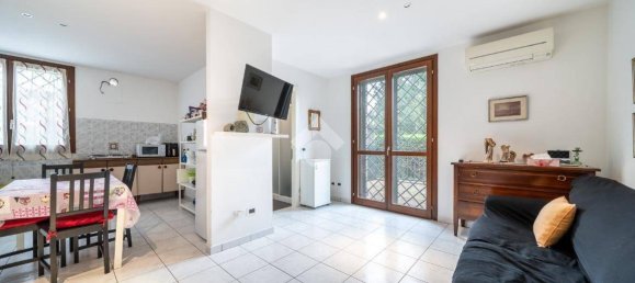 4 bedrooms Villa in Quattro Castella, Italy No. 337853 26