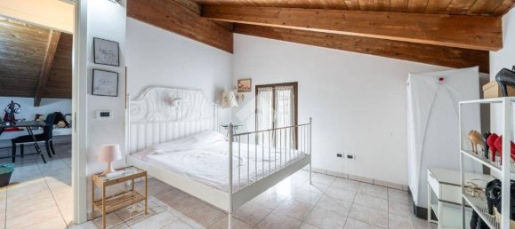 4 Schlafzimmer Villa in Quattro Castella, Italy, Nr. 337853 39