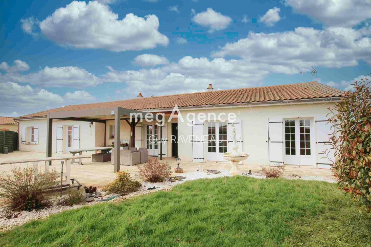 4 Schlafzimmer Haus in Thouars, France, Nr. 95489