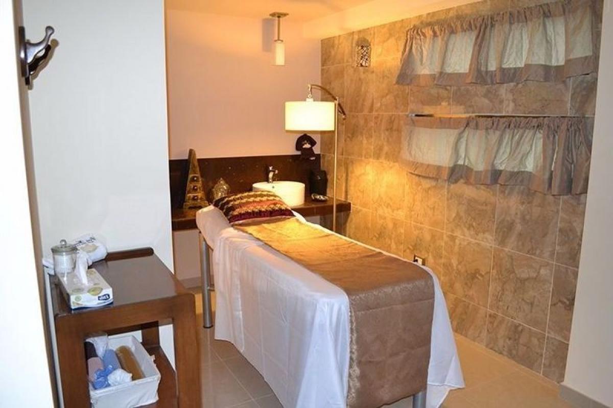 250m² Building in Yucatan, Mexico No. 200962