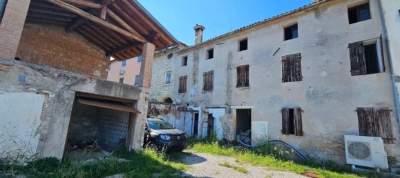 5 rooms Apartment in Valdobbiadene, Italy No. 109813 5