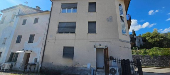 5 rooms Apartment in Valdobbiadene, Italy No. 109813 2