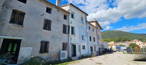 5 rooms Apartment in Valdobbiadene, Italy No. 109813 4