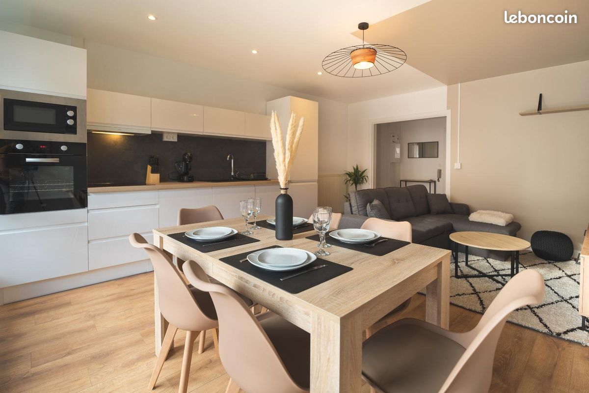 8 rooms Building in Lanester, France No. 284598