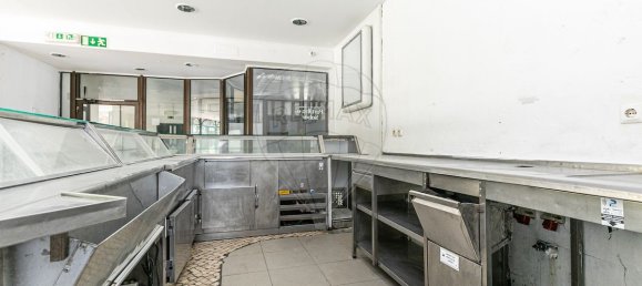 205m² Commercial property in Oeiras, Portugal No. 58653 26