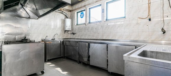 205m² Commercial property in Oeiras, Portugal No. 58653 28