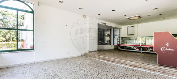 205m² Commercial property in Oeiras, Portugal No. 58653 20