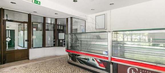 205m² Commercial property in Oeiras, Portugal No. 58653 7