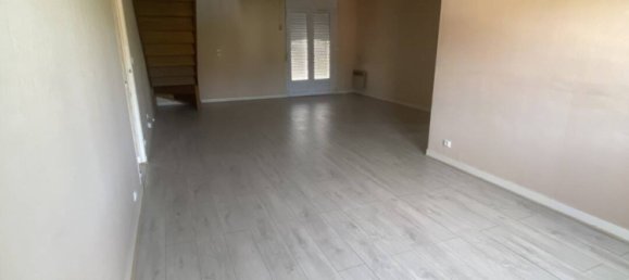 5 Schlafzimmer Doppelhaus in Noyon, France, Nr. 261463 9