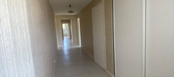 5 Schlafzimmer Doppelhaus in Noyon, France, Nr. 261463 10