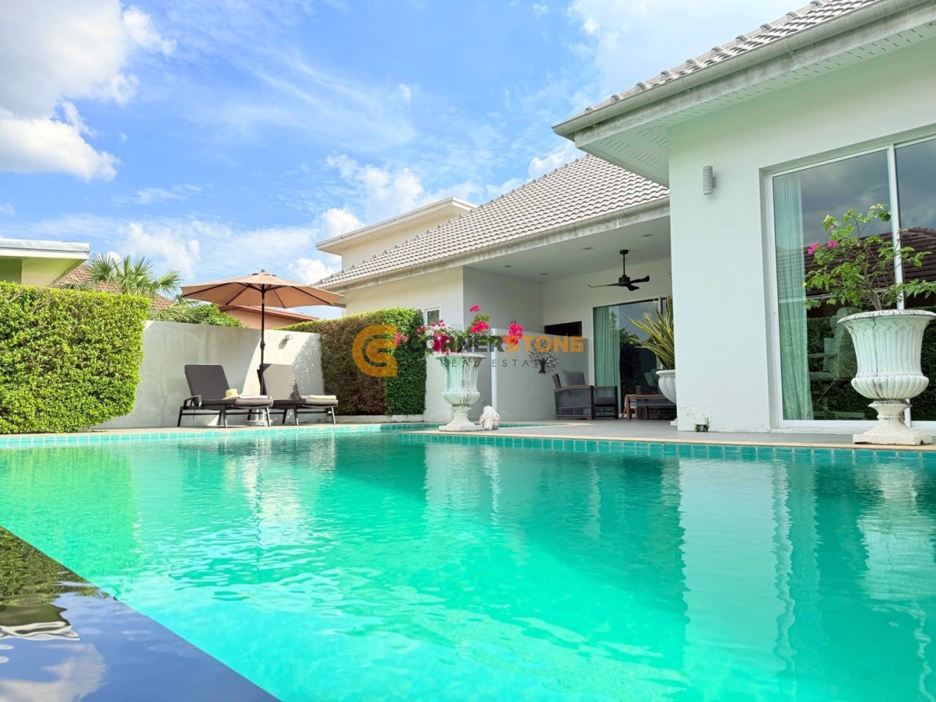 Maison à Bang Lamung, Thailand 300m² No. 71574