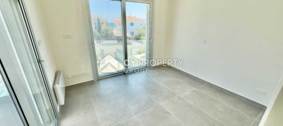 4 bedrooms House in Pervolia, Cyprus No. 13493 3