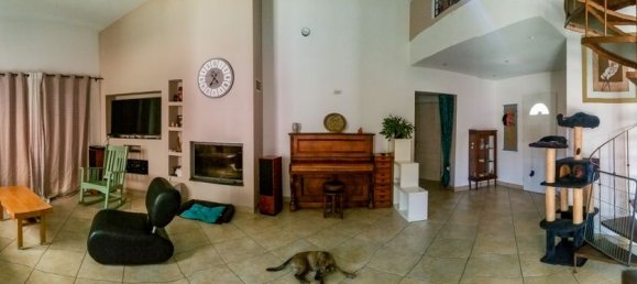 3 bedrooms Villa in Peri, France No. 213984 3