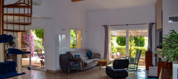 3 bedrooms Villa in Peri, France No. 213984 2