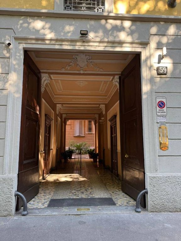 2 bedrooms Apartment in Milan, Italy No. 276810