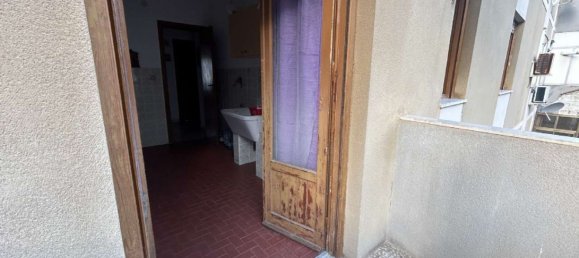 3 rooms Apartment in Palermo, Italy No. 52280 11