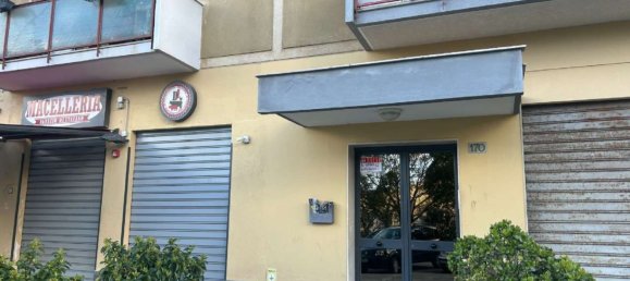 3 rooms Apartment in Palermo, Italy No. 52280 2