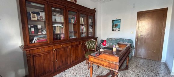 3 rooms Apartment in Palermo, Italy No. 52280 4