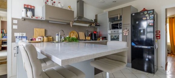 4 bedrooms House in Deols, France No. 338646 3