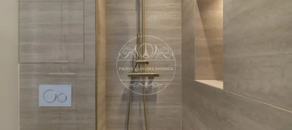 Studio in Paris, France No. 352652 14