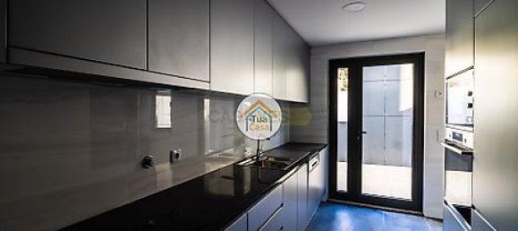 2 bedrooms Apartment in Porto, Portugal No. 41184 4