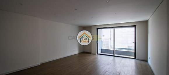 2 bedrooms Apartment in Porto, Portugal No. 41184 2