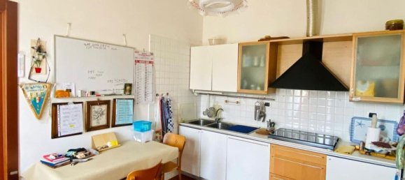 Apartamento de 4 habitaciónes en La Spezia, Italy No. 36393 11