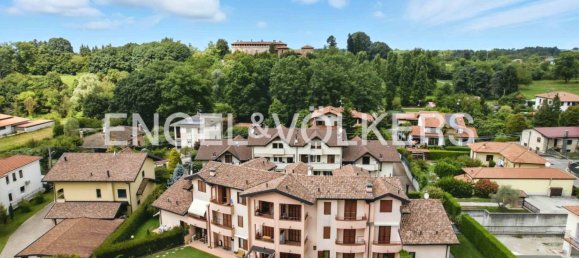 2 bedrooms House in Jerago con Orago, Italy No. 356487 2