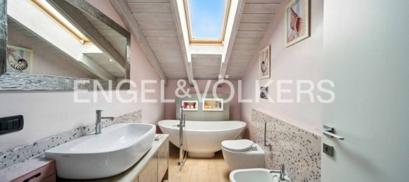 2 bedrooms House in Jerago con Orago, Italy No. 356487 22