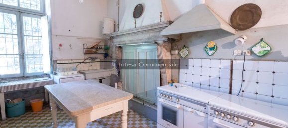 Gebäude in Brescia, Italy 1500m², Nr. 115452 34