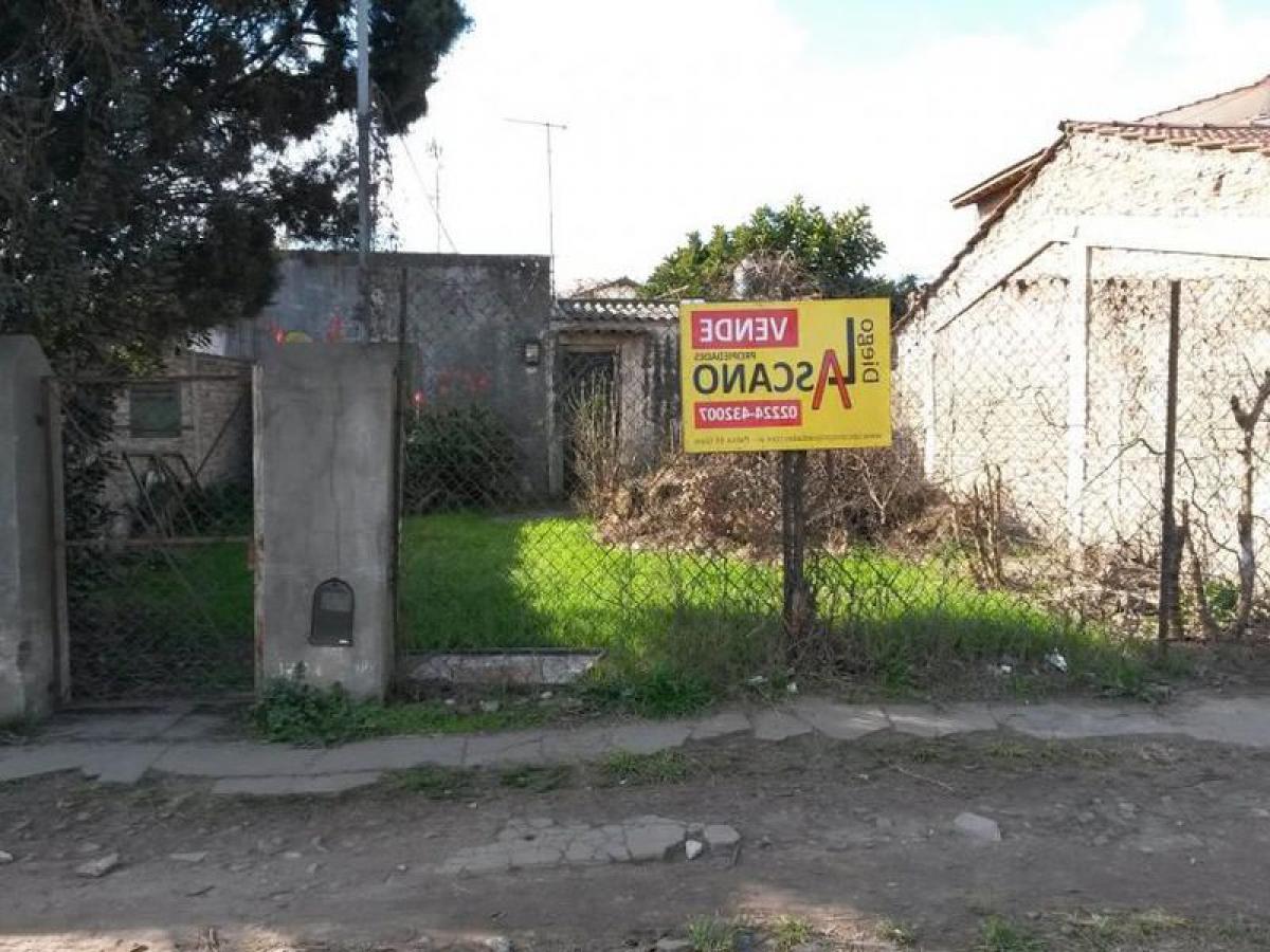 2 bedrooms House in Almirante Brown, Argentina No. 90288