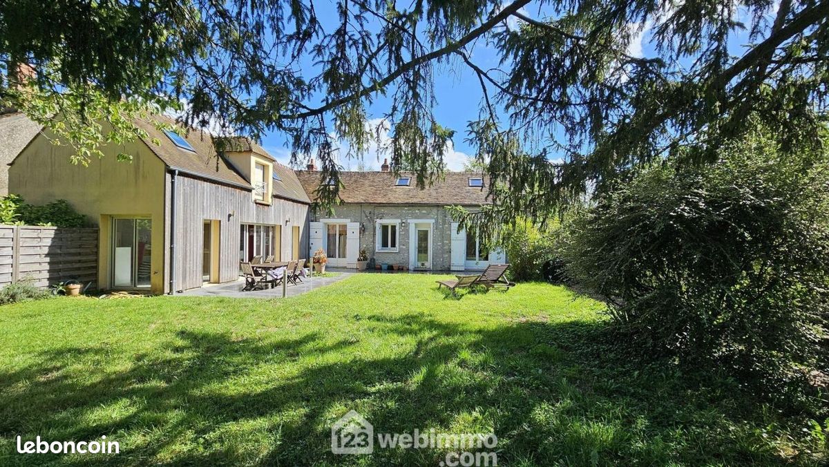 Casa de 5 dormitorios en Fericy, France No. 325398