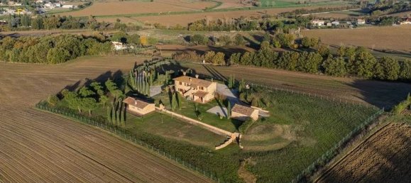 10-Zimmer Haus in Foiano della Chiana, Italy, Nr. 223258 4