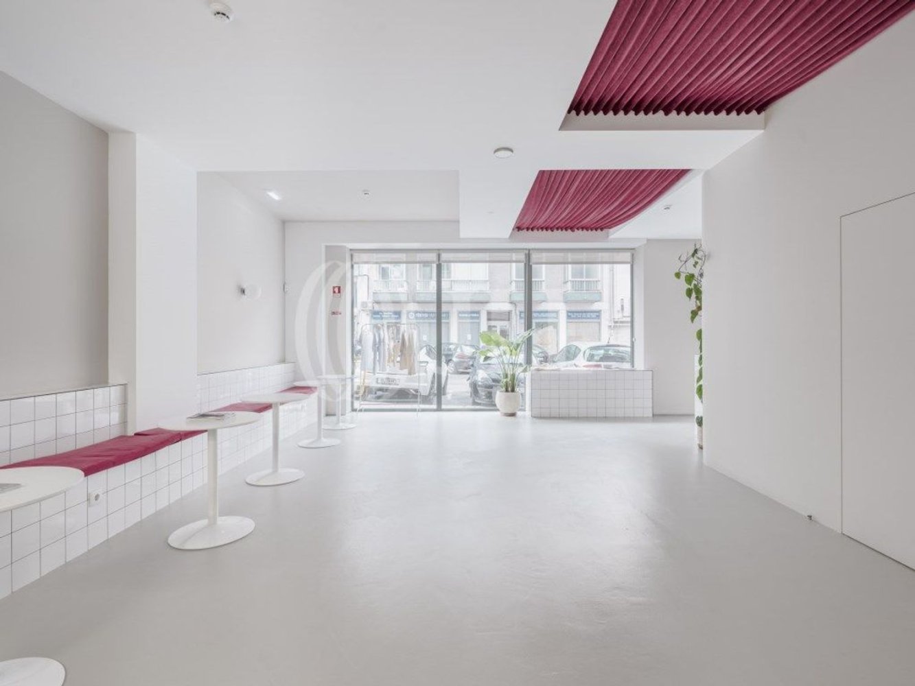 298m² Commercial property in Lisbon, Portugal No. 139214