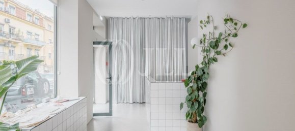 298m² Commercial property in Lisbon, Portugal No. 139214 8