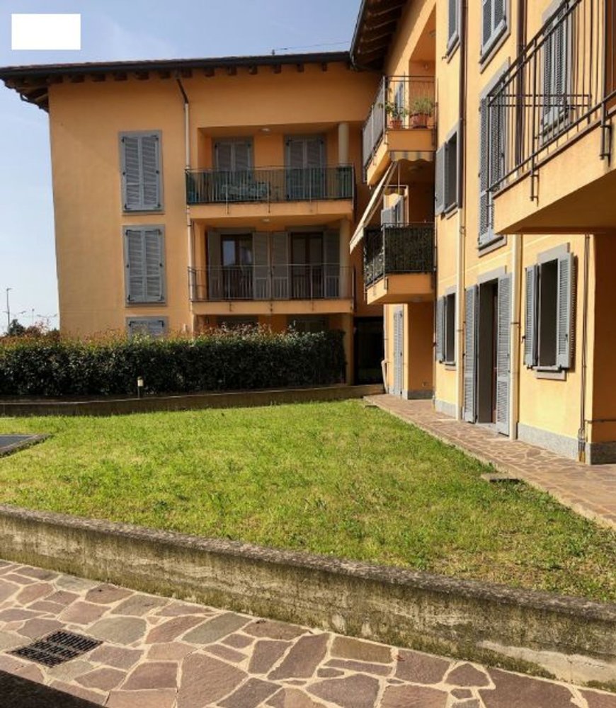 2-salle Appartement à Carnate, Italy No. 182994