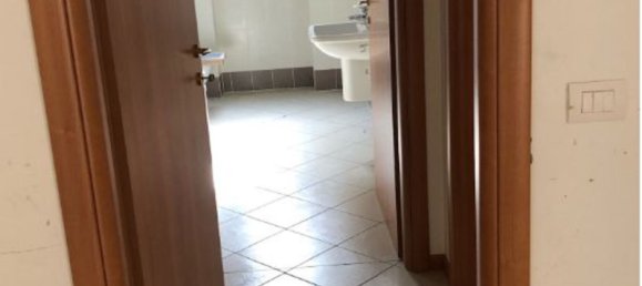 2-salle Appartement à Carnate, Italy No. 182994 14