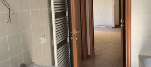 2-salle Appartement à Carnate, Italy No. 182994 3