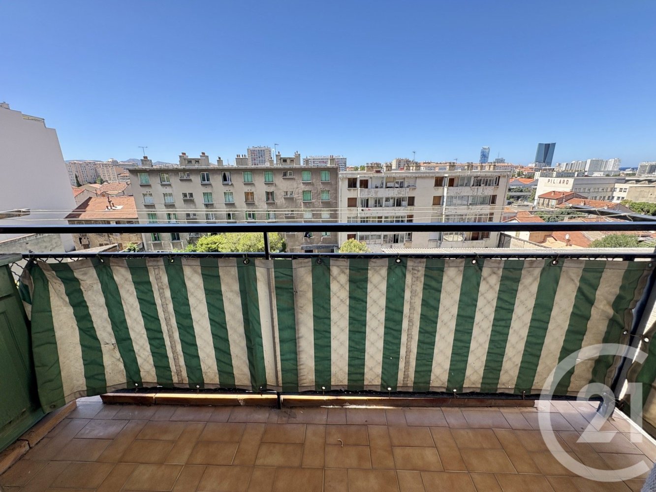2 bedrooms Apartment in Marseille, France No. 320716