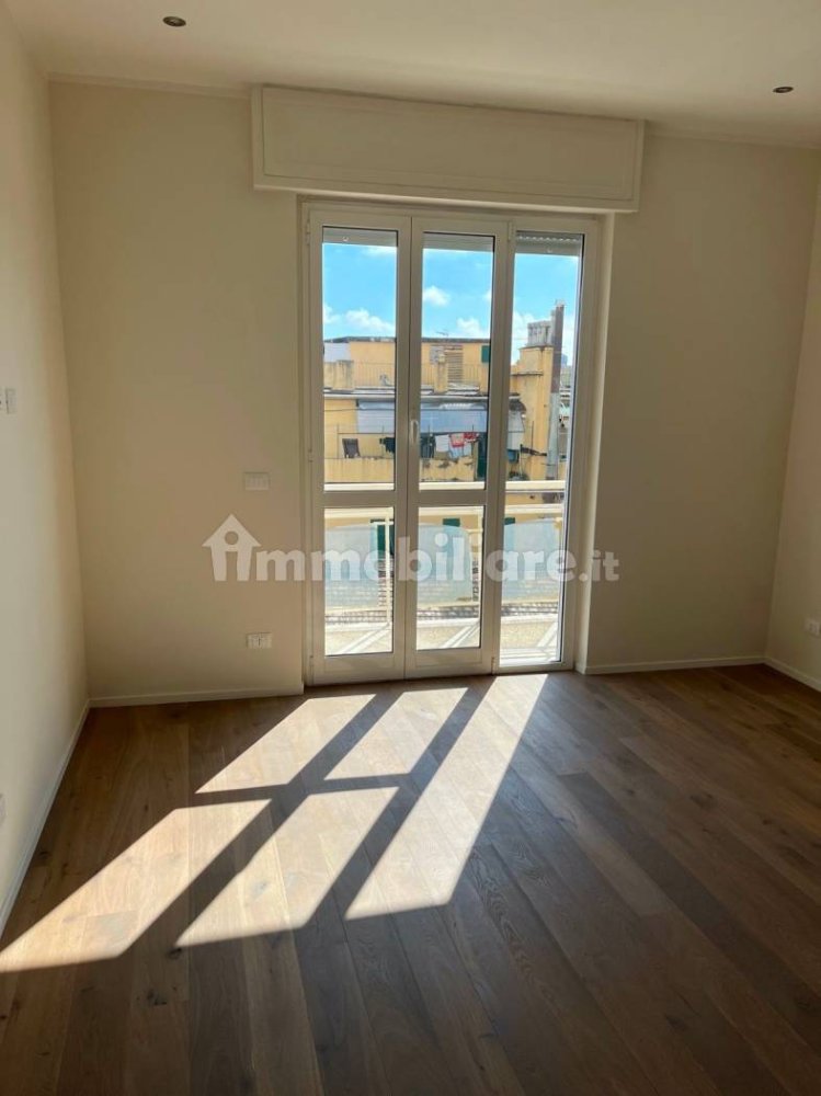 Квартира с 1 спальней в Генуя, Италия № 295335