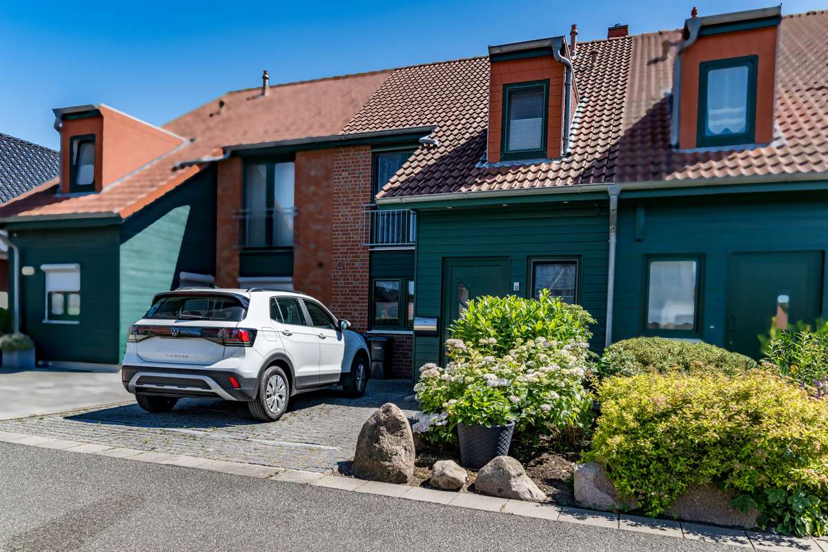 Таунхаус с 4 комнатами в Бремерхафен, Германия № 260992