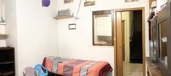 2 rooms Apartment in Rome, Italy No. 37596 9