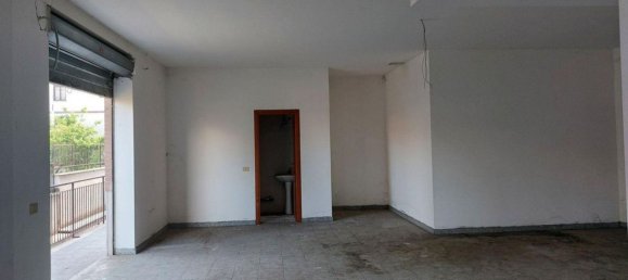 90m² Commercial property in Rome, Italy No. 371534 2