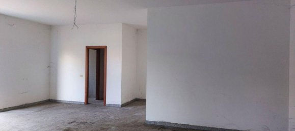 90m² Commercial property in Rome, Italy No. 371534 4